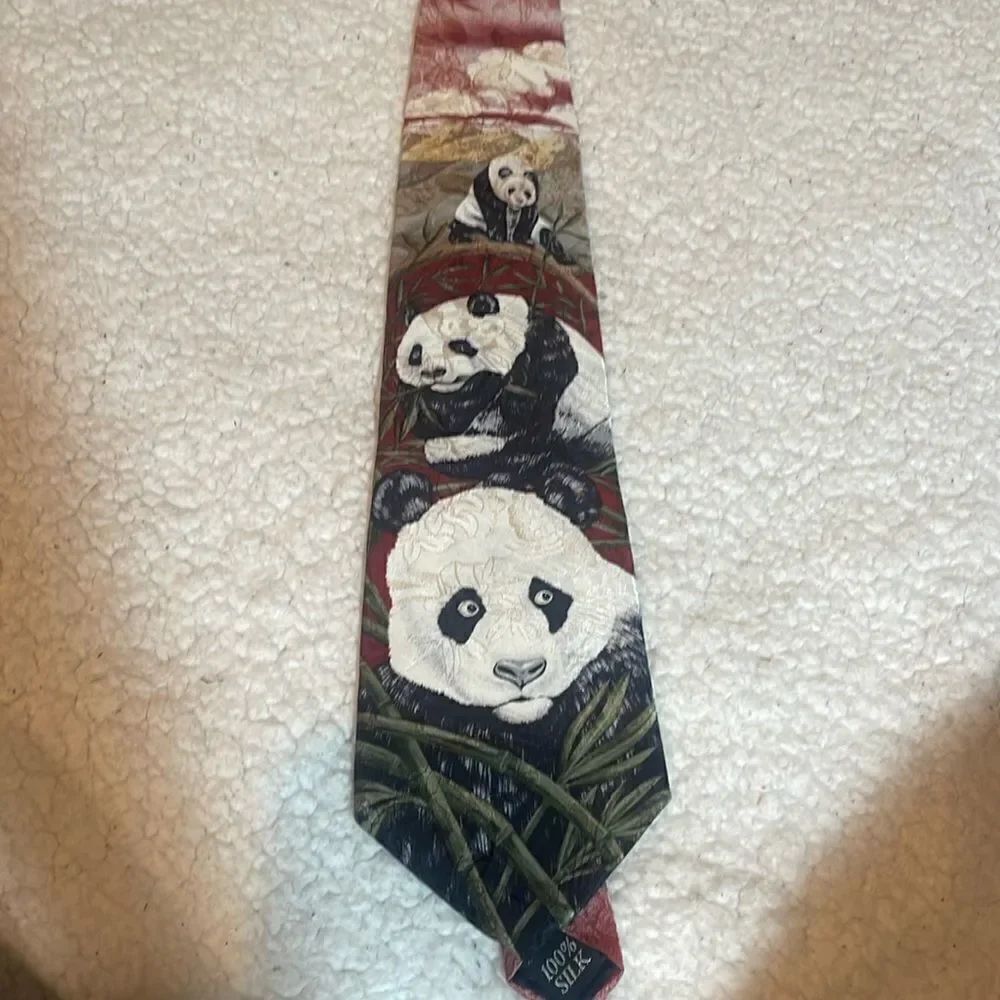 Endangered species, panda luncheon tie